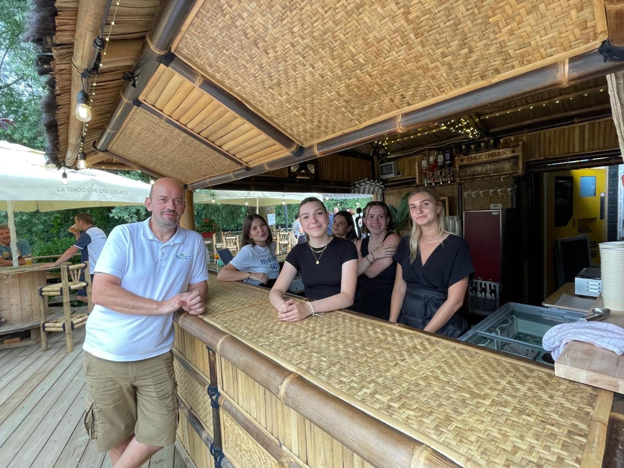 Tonneau Herbergement Insolite Au Camping Des Nieres Ebreuil Bagian luar foto
